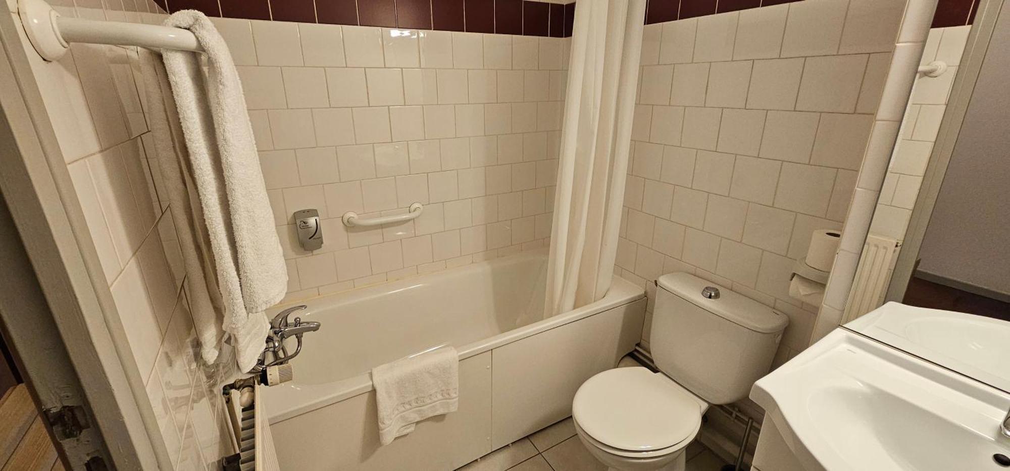 Hotel Lyon Sud, Pierre Benite, St Genis Laval Экстерьер фото